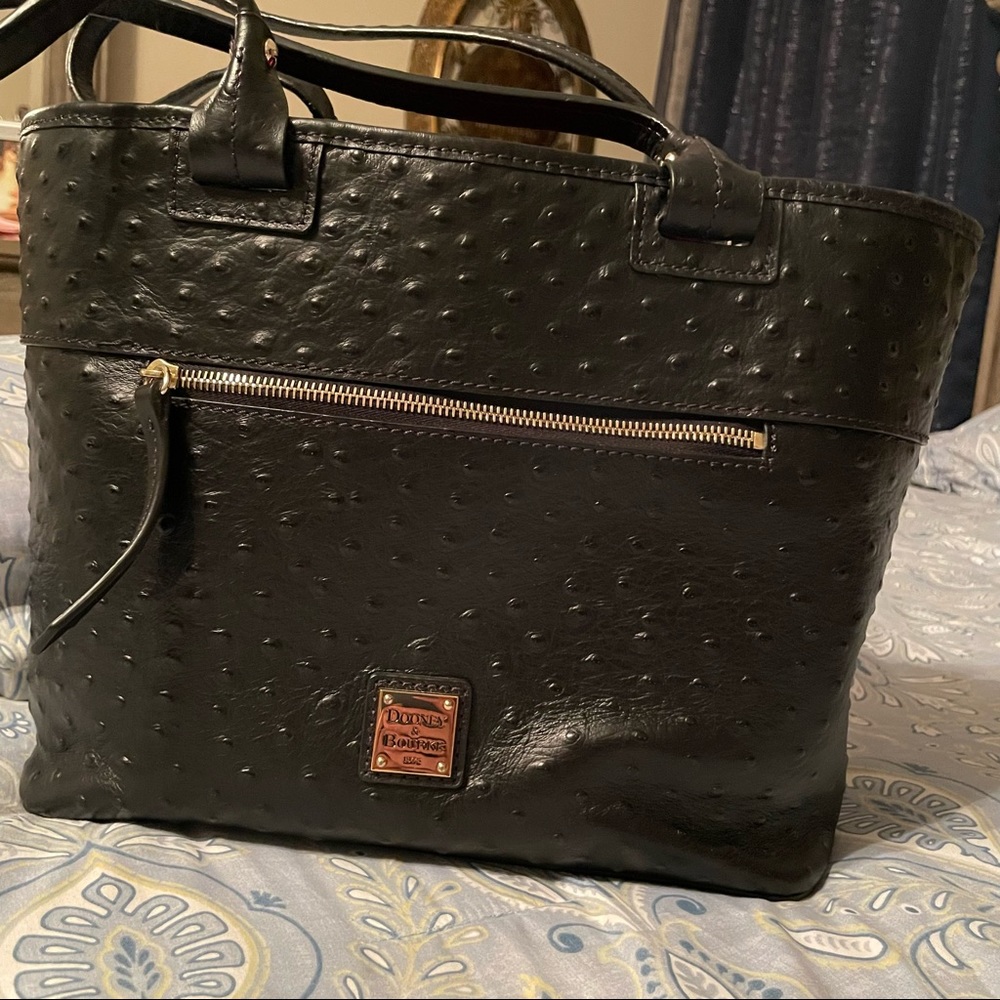 Dooney & Bourke Black Leather Ostrich pattern Tote. Like new.